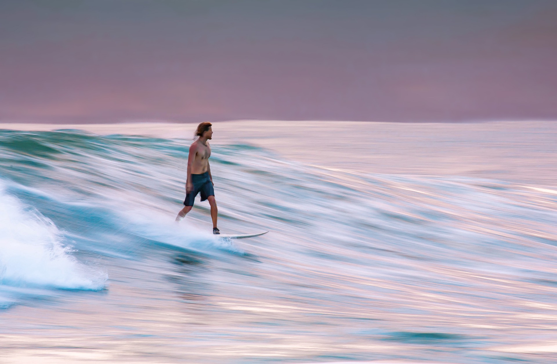 Neoprenschuhe beim Surfen nutzen